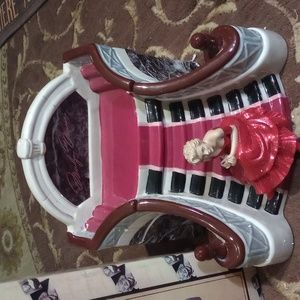 Marilyn Monroe grand staircase ceramic box. Limited edition